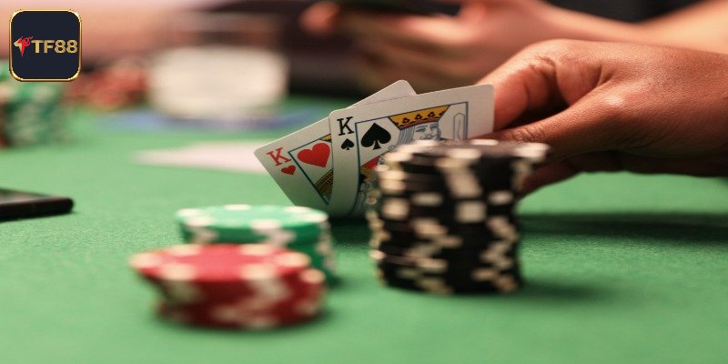 Hé lộ bí kíp chinh phục poker online